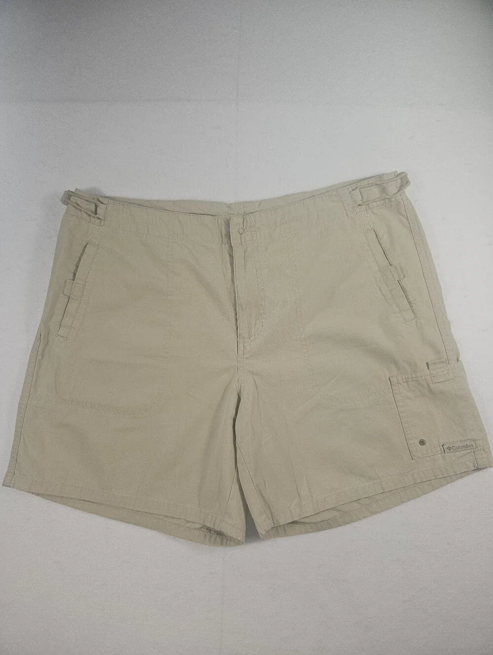 Columbia Women's Beige Khaki Outdoor Shorts 100% Cotton Size Large